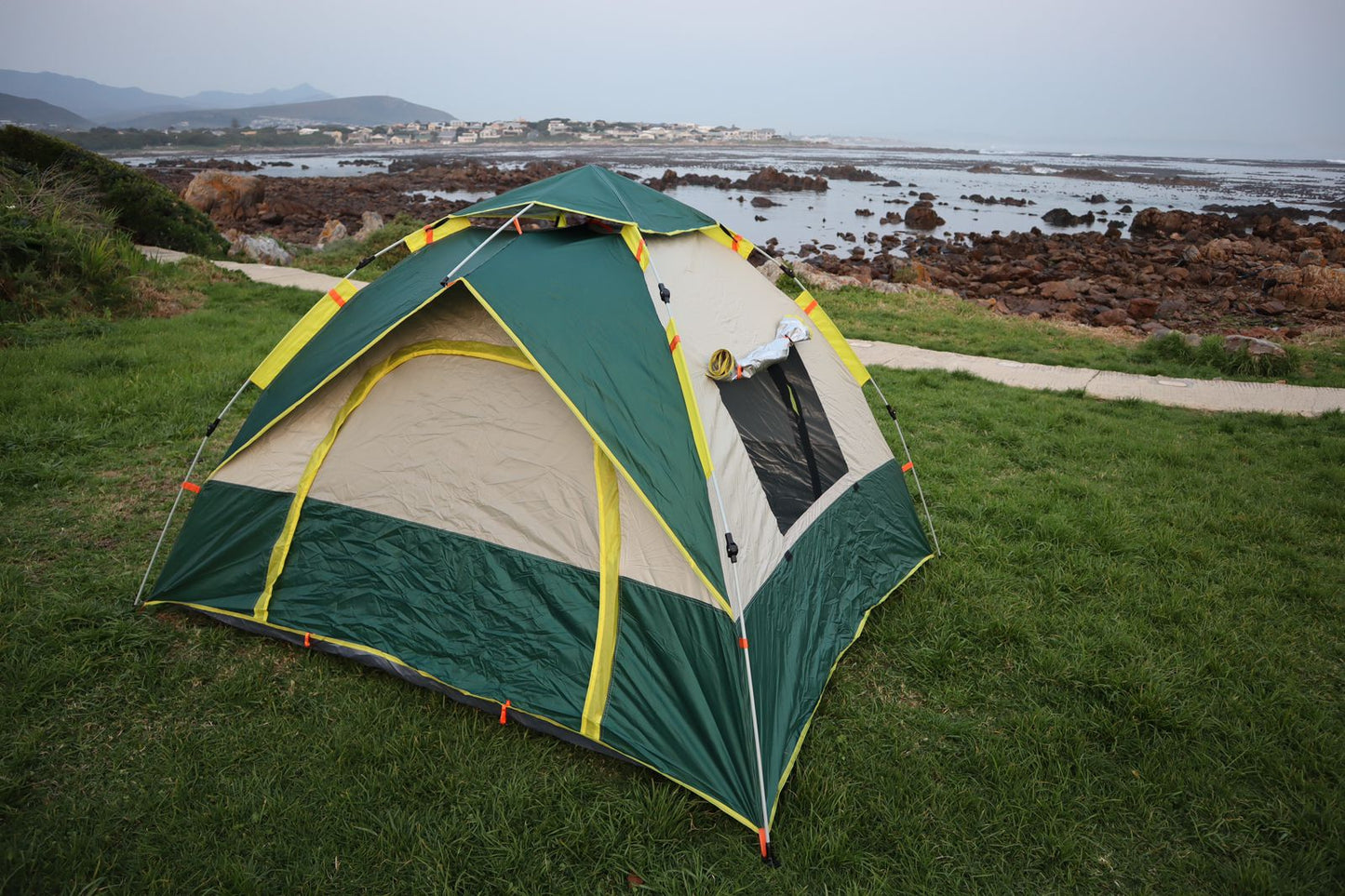 RUGGED LIFE WATERPROOF 2 PERSON TENT - 4 SEASONS - OXFORD FABRIC - DARK GREEN